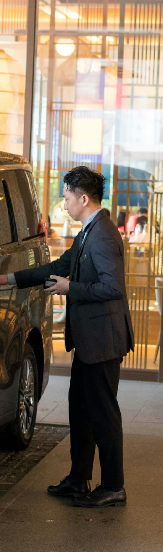 BAL chauffeur greeting a passenger